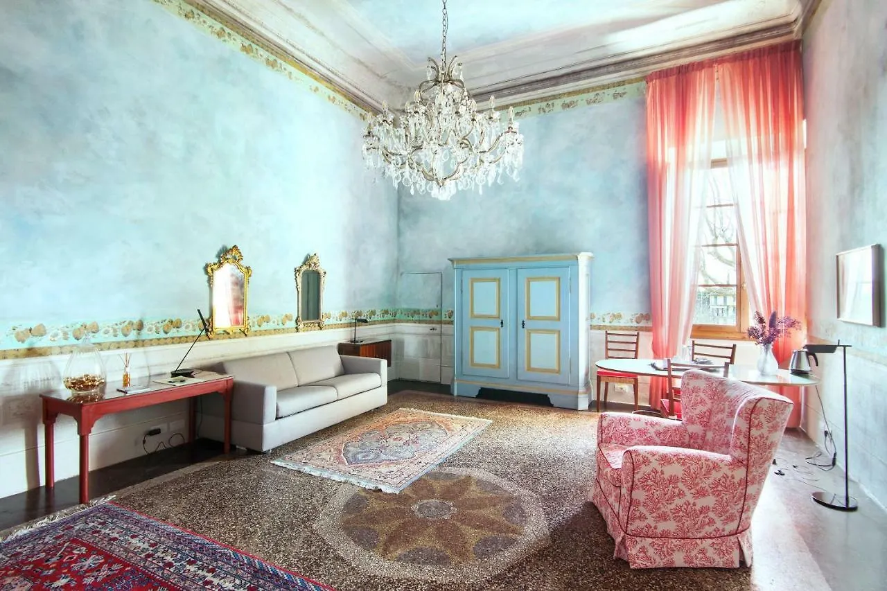 Bed & Breakfast Torre Dei Lari Residenza D'Epoca Bed and Breakfast Florence