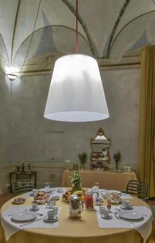 Torre Dei Lari Residenza D'Epoca Bed & Breakfast Florence
